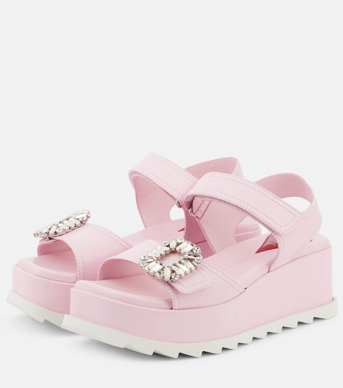 Roger Vivier - صنادل جلدية مزينة بكعب بلاتفورم