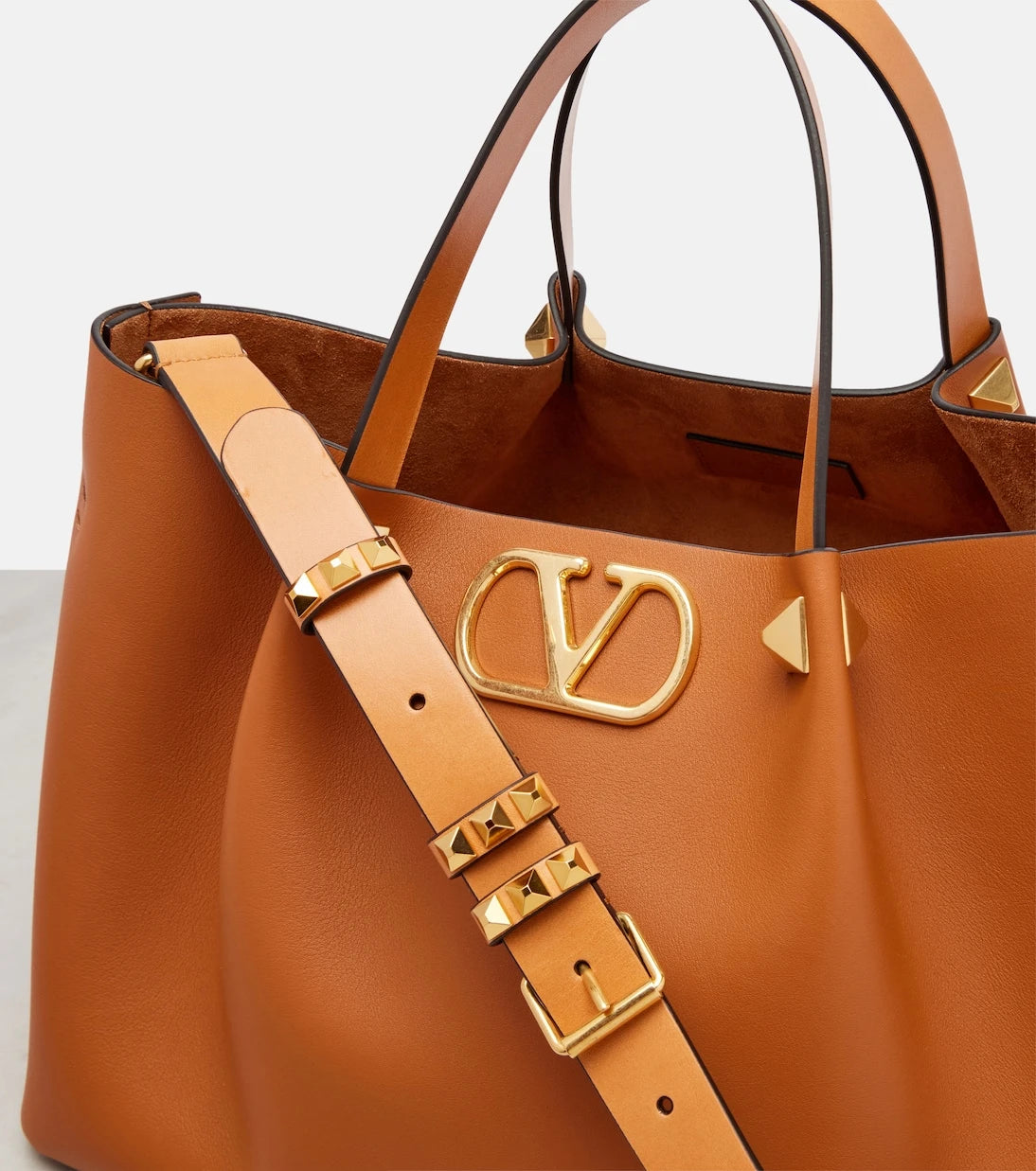 Valentino Garavani - VLogo Medium leather tote bag