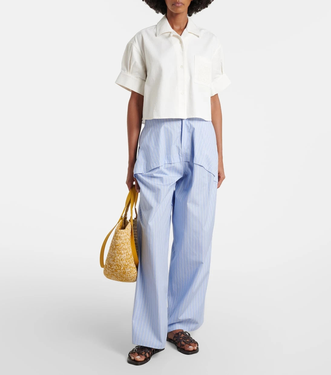 Loewe - قميص الأناغرام الدنيم من مجموعة باولا إيبيزا