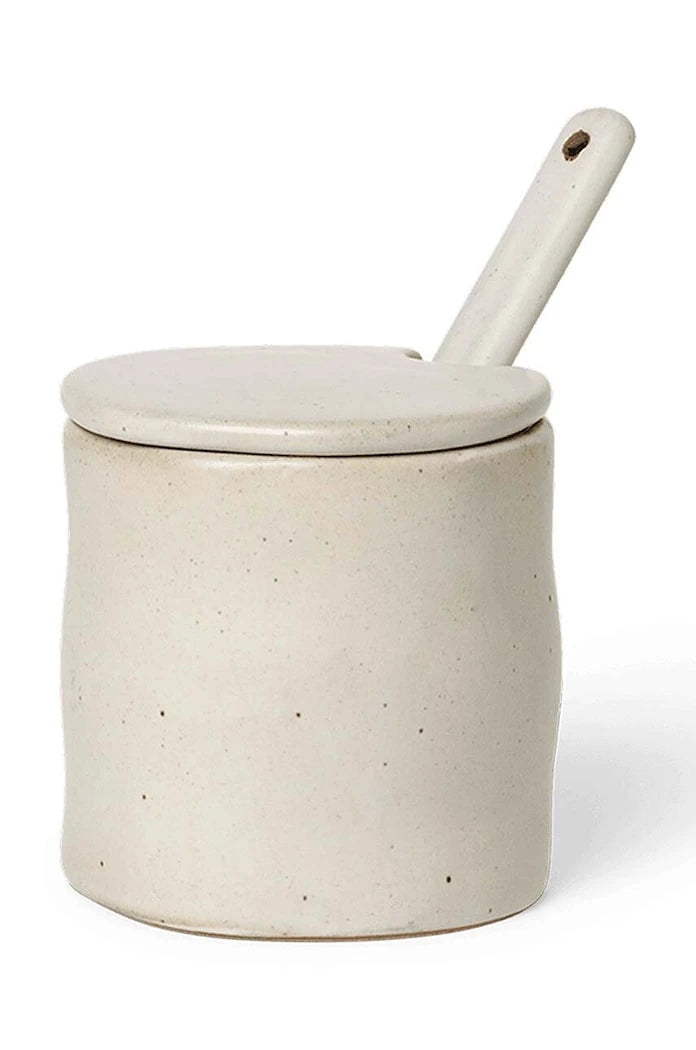 Кутия с капак ferm LIVING Flow Jar