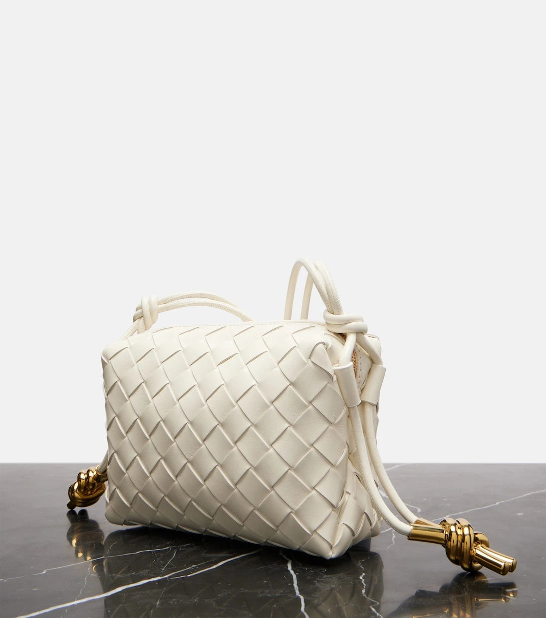 Bottega Veneta - حقيبة كروس بودي لوب ميني جلد