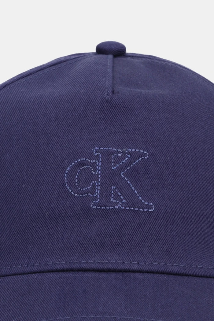 Памучна шапка с козирка Calvin Klein