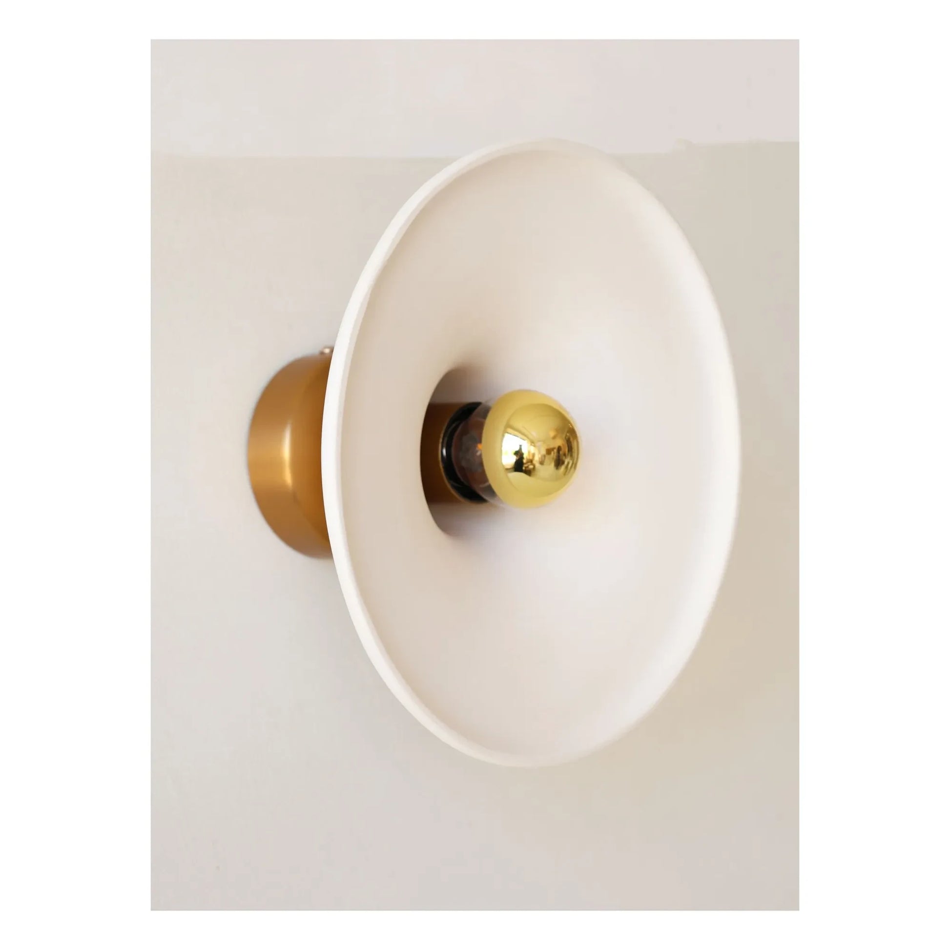 Masamé - Gigaro raw ceramic wall lamp | Warm White