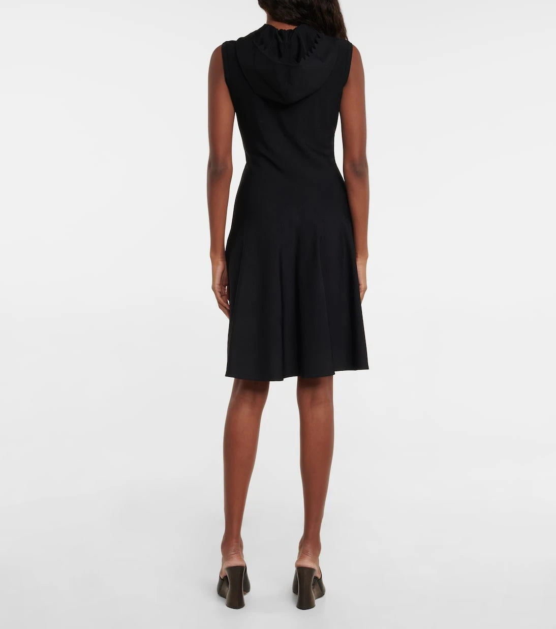 Alaïa - فستان قصير بقلنسوة منسوج