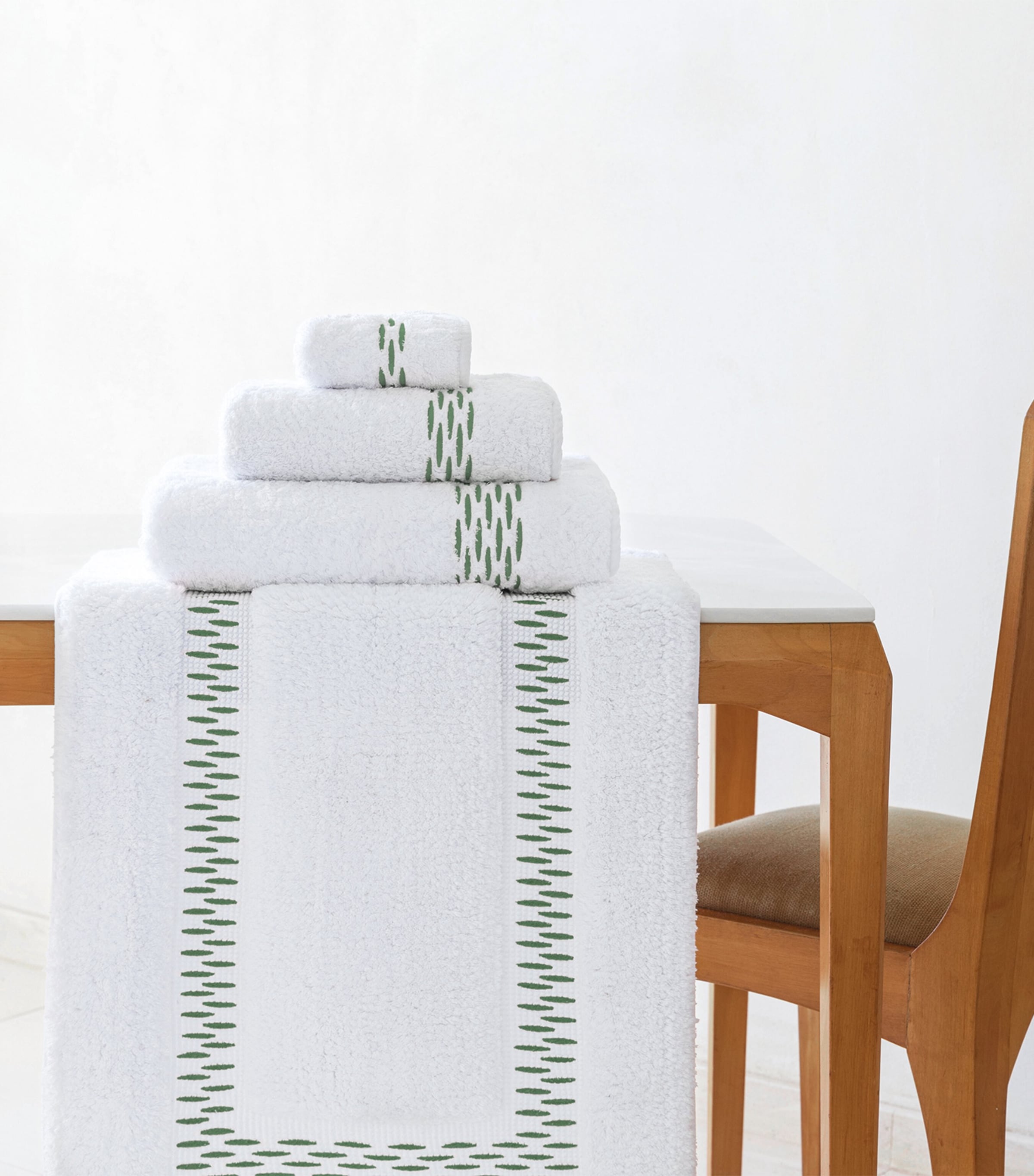 Cotton Alhambra Bath Sheet (95cm x 150cm)