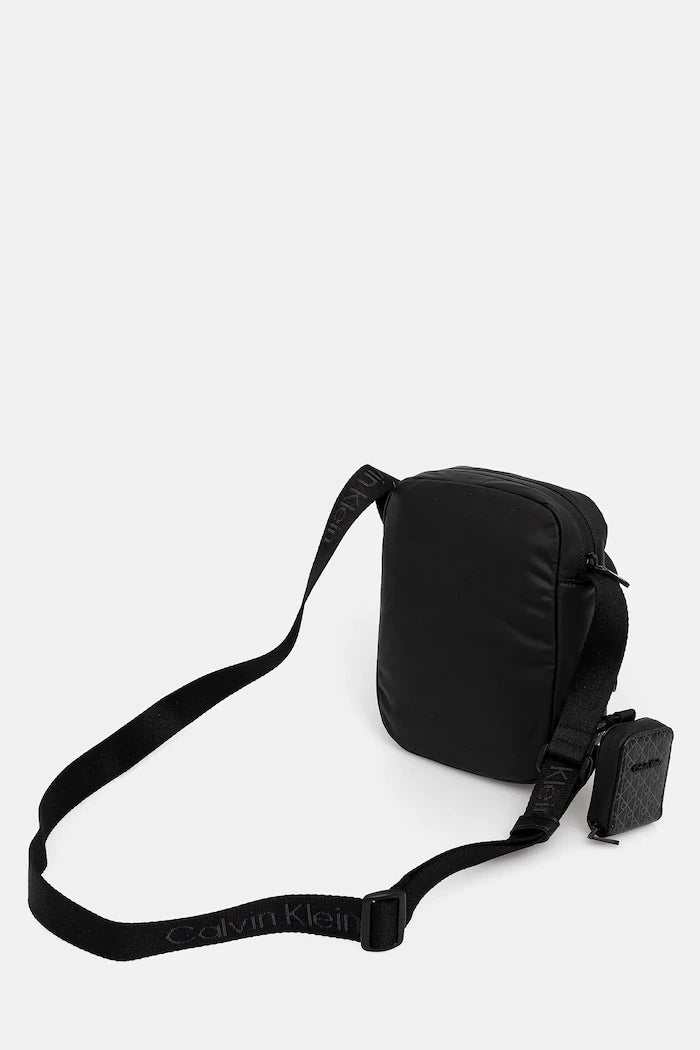 Чанта през рамо Calvin Klein