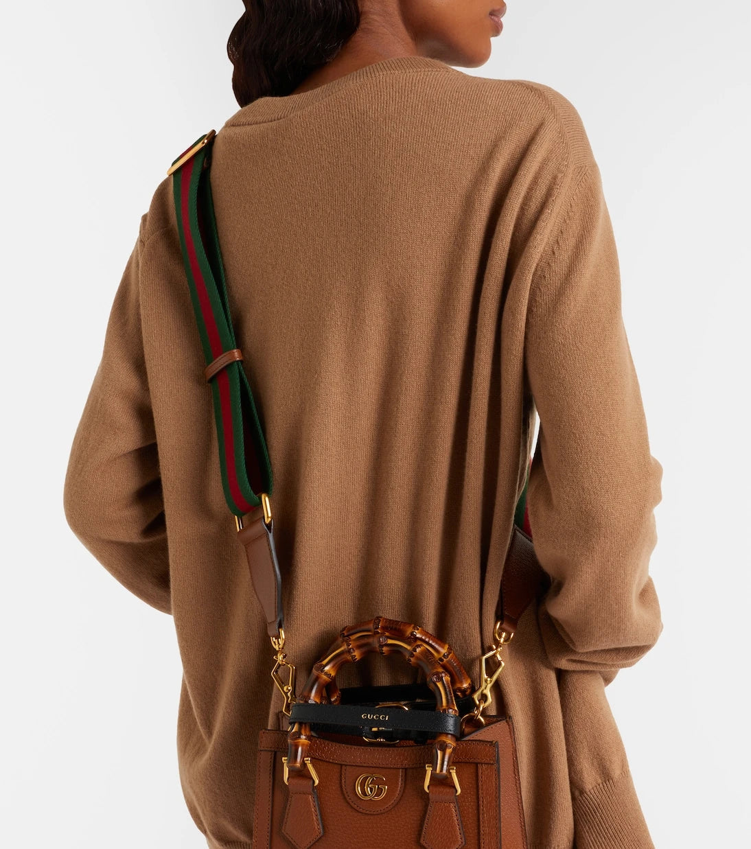 Gucci - حقيبة غوتشي ديانا الصغيرة بمقبض علوي من الجلد