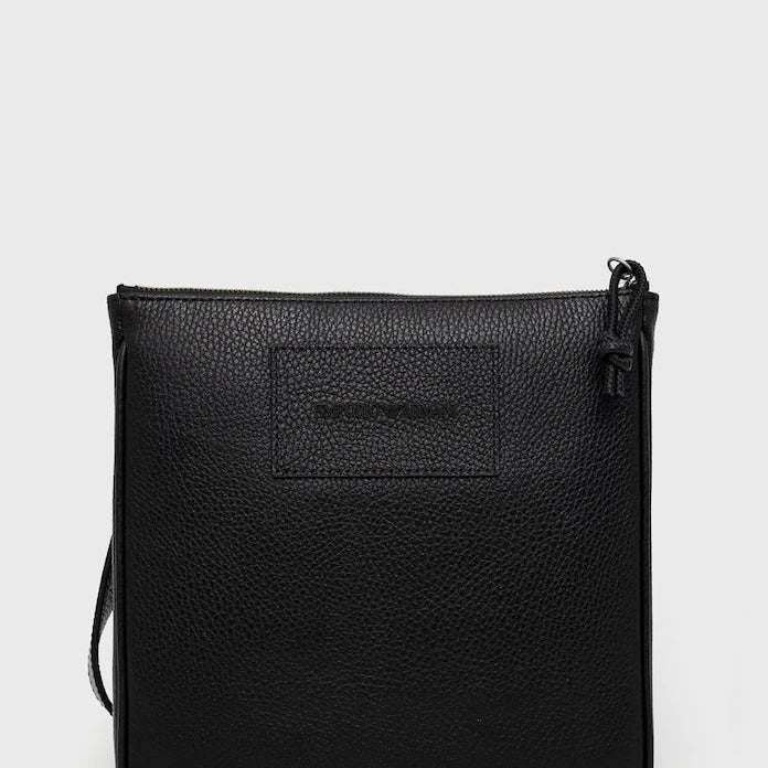 Кожена чанта през рамо Emporio Armani