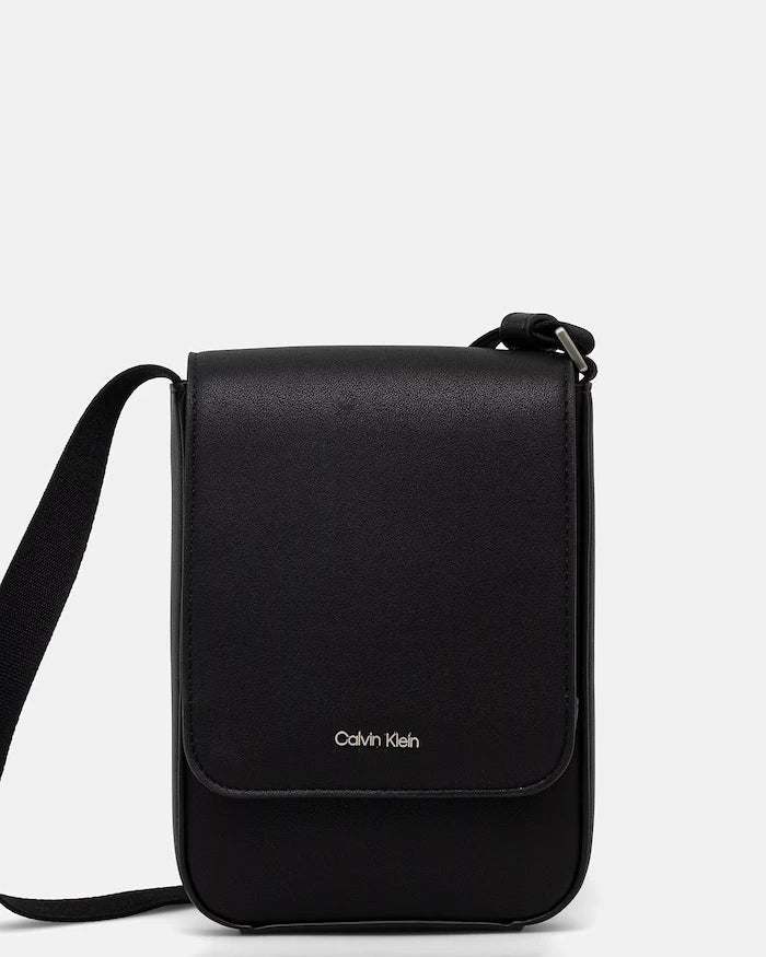 Calvin Klein Erkek suni deri omuz çantası