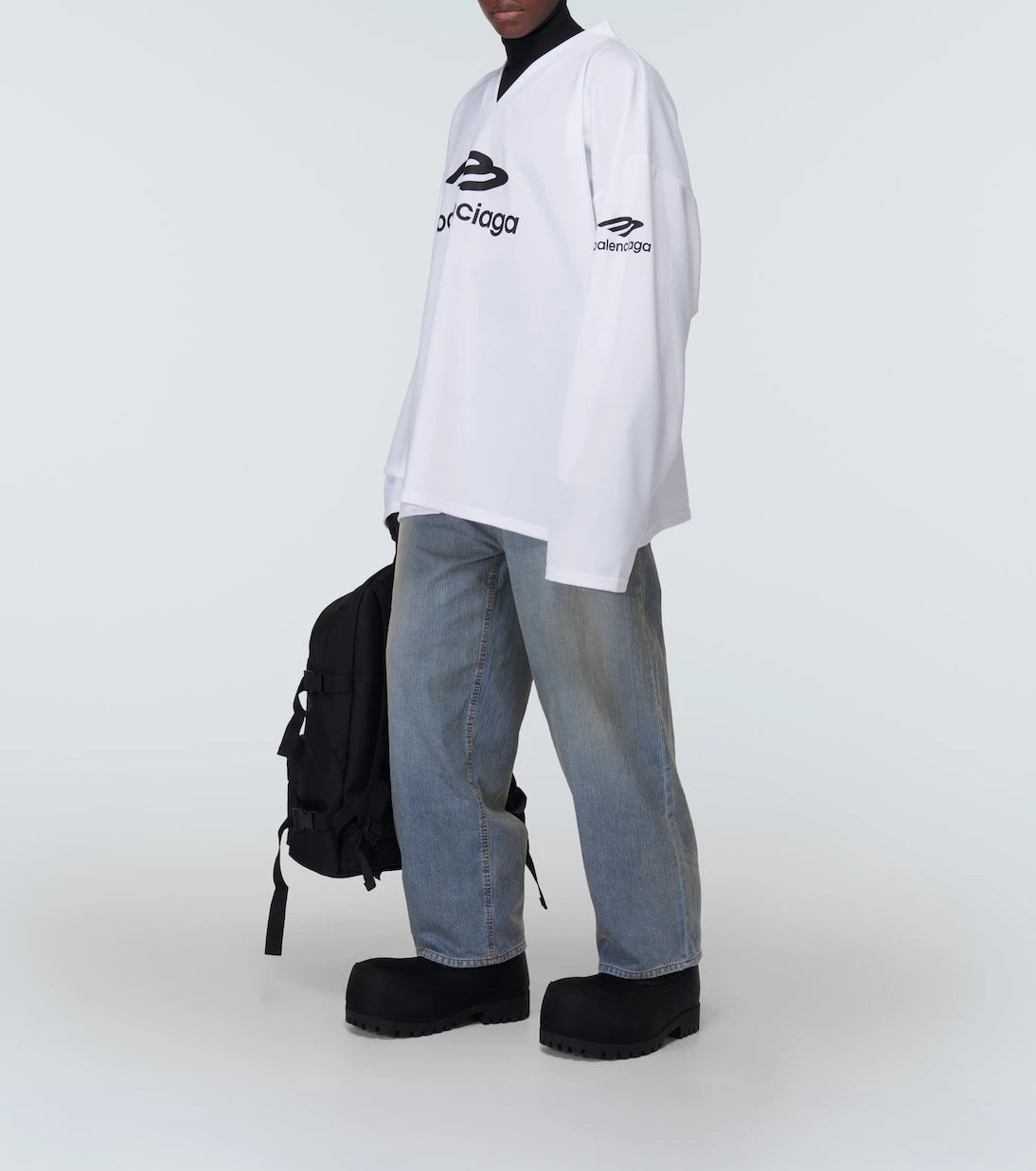Balenciaga - بنطال جينز واسع الساقين ومقاوم للماء