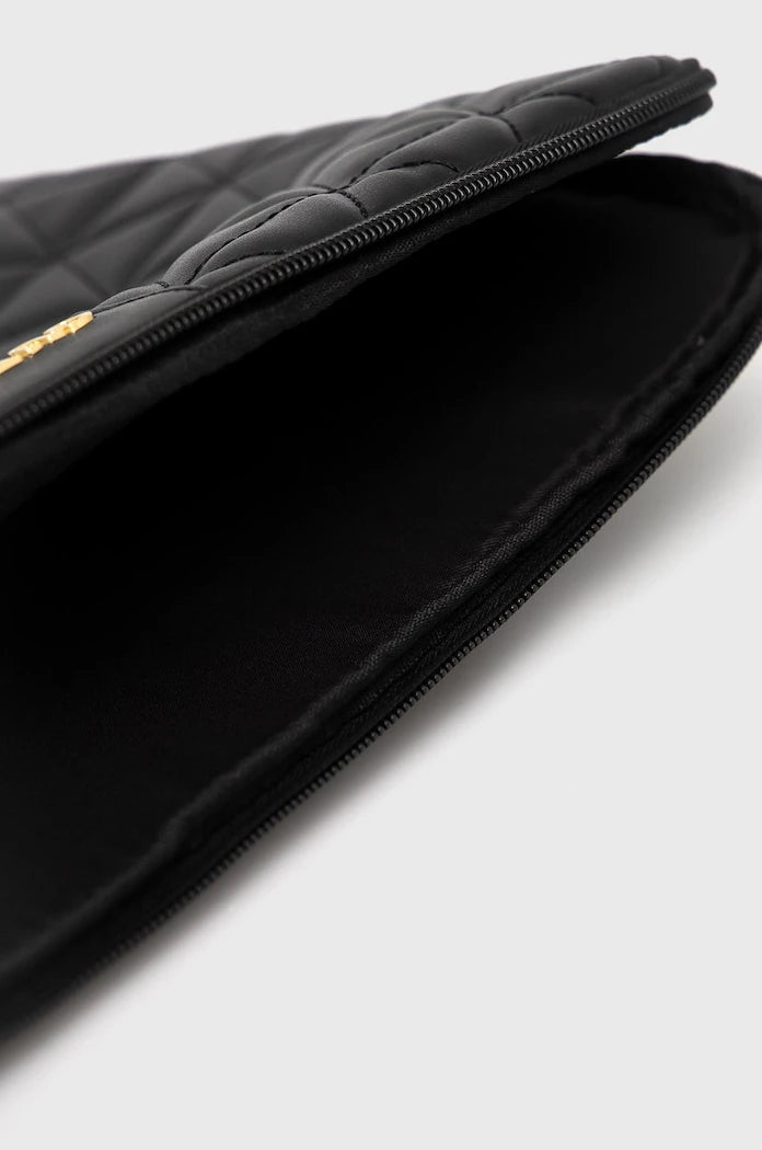 Guess Laptop Kılıfı