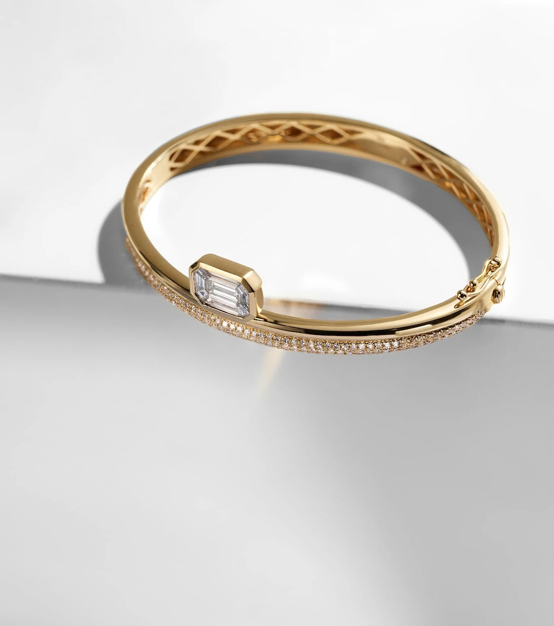 Shay Jewelry - 18kt gold bangle with diamonds