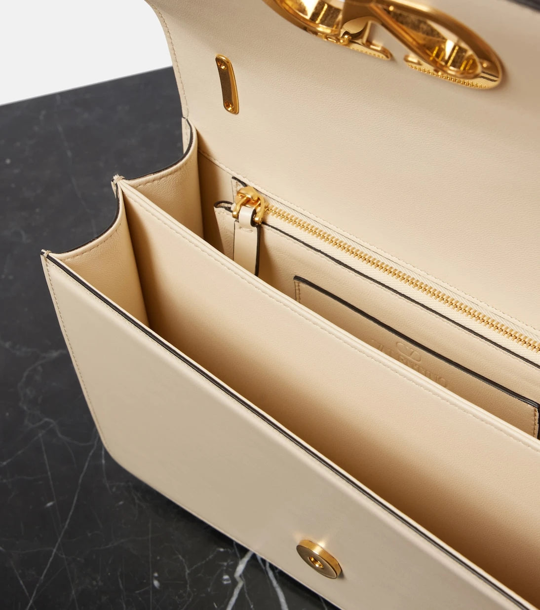 Valentino Garavani - Vain Medium leather shoulder bag