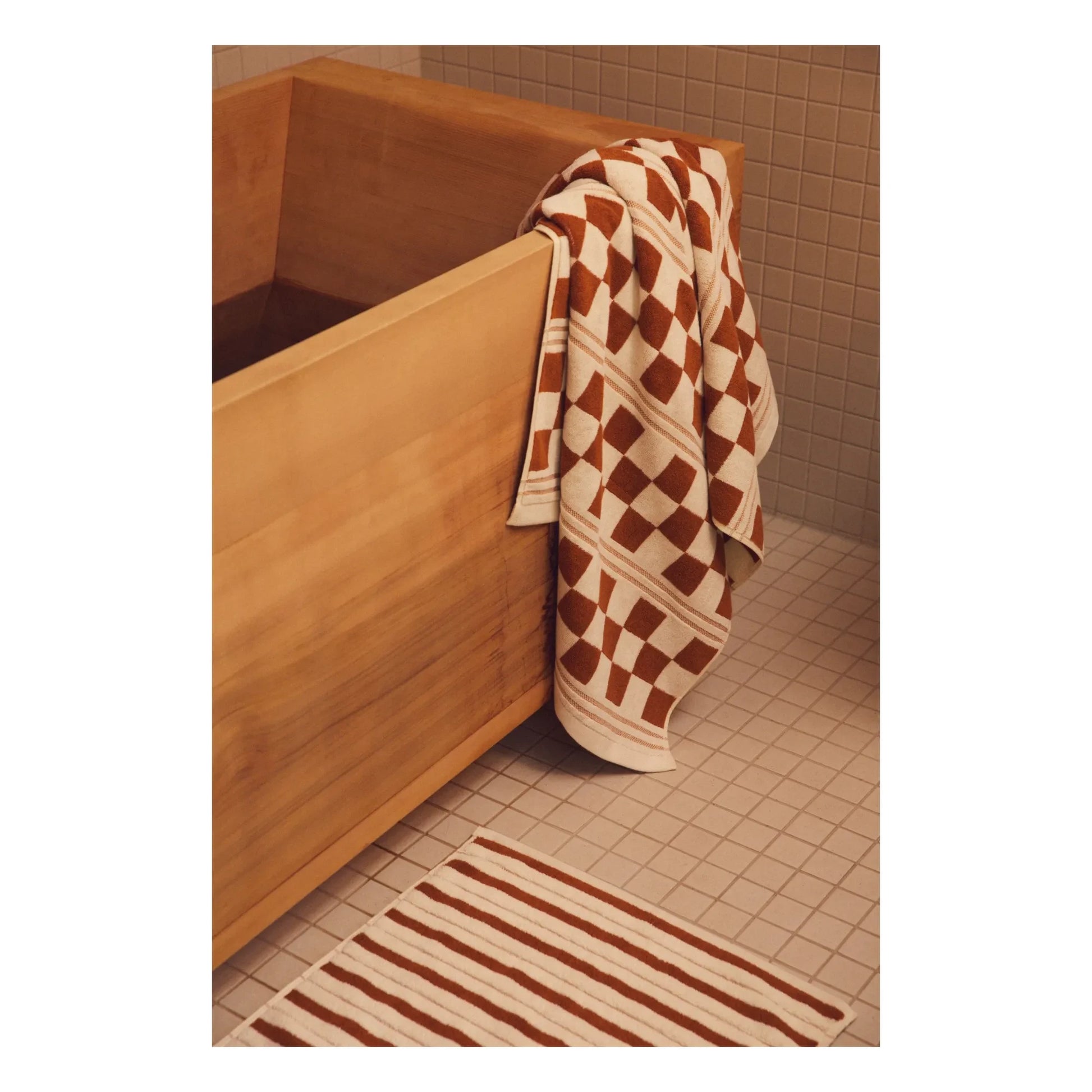 Baina - Busby bath towel | Terracotta
