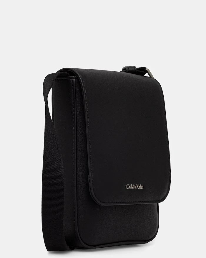 Calvin Klein Erkek suni deri omuz çantası