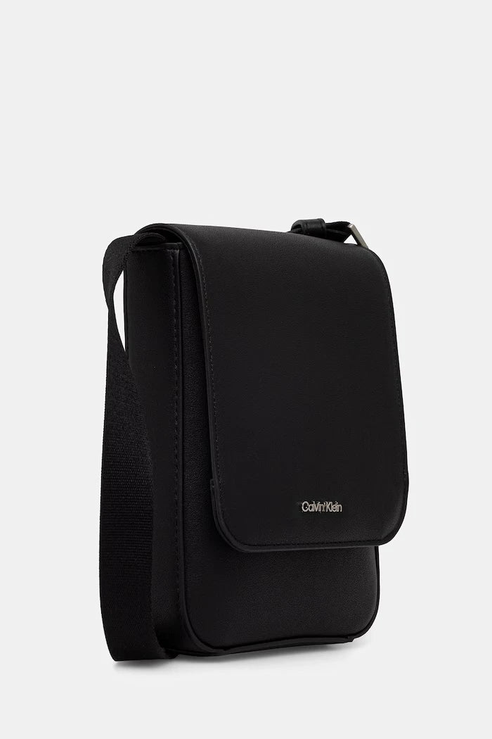 Calvin Klein Erkek suni deri omuz çantası