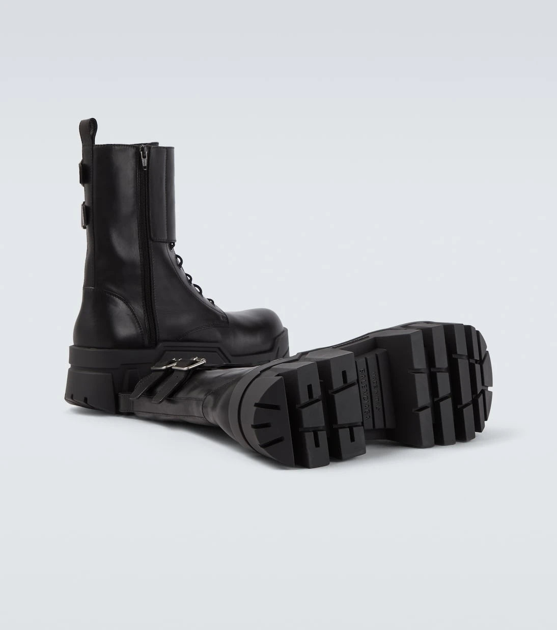 Balenciaga - حذاء قتالي جلد منقوش "بولدوزر"