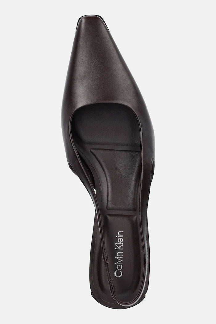 Кожени обувки с дебел ток Calvin Klein SET BACK HEEL PUMP SLINGBACK LTH