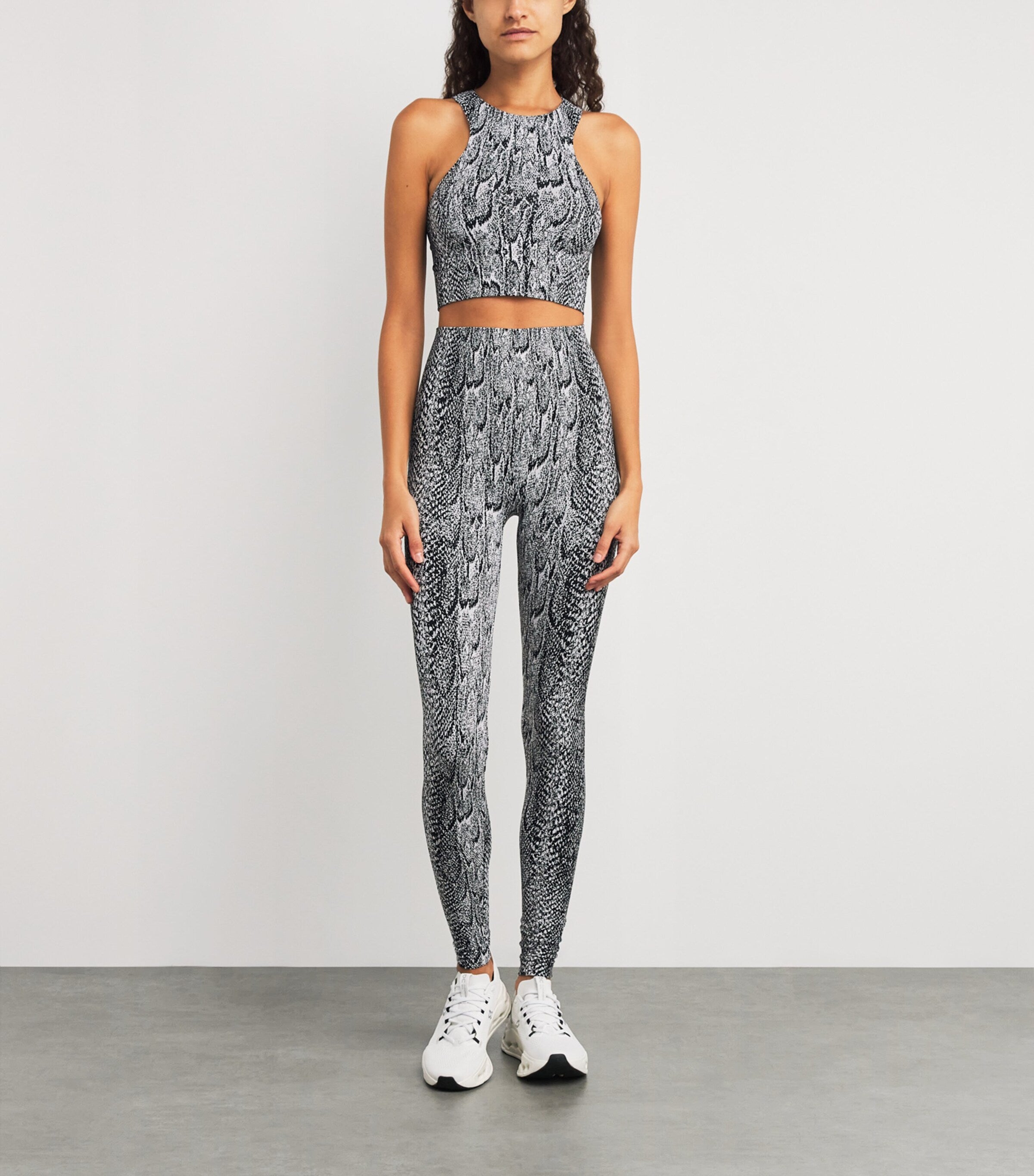 Seamless Python-Print Crop Top 8222 WHITE BLAC