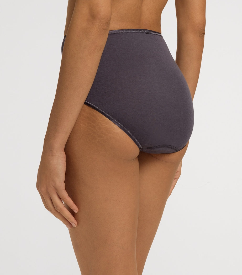 Hanro Black Cotton Seamless Maxi Brief