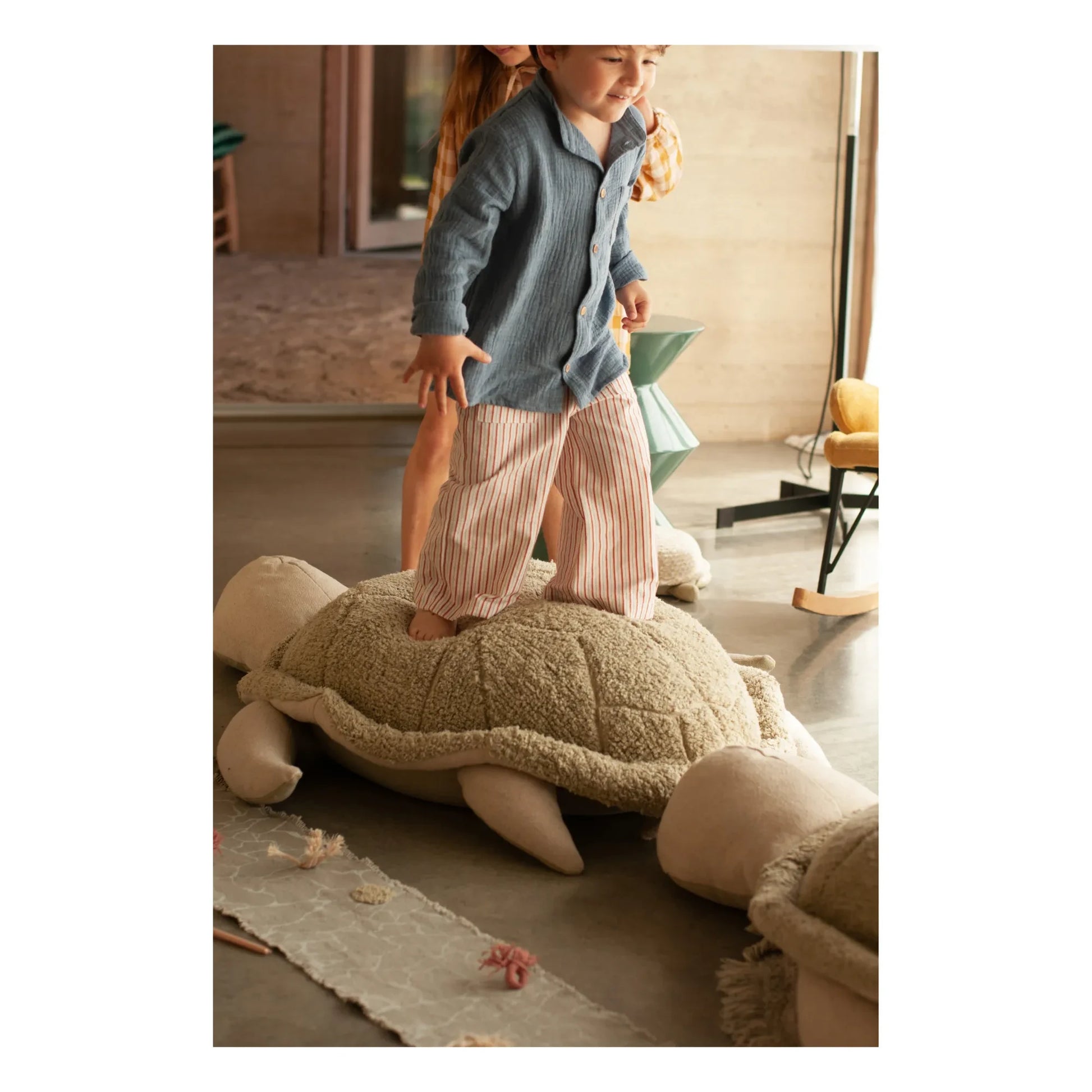 Lorena Canals - Mrs Turtle pouffe | Olive