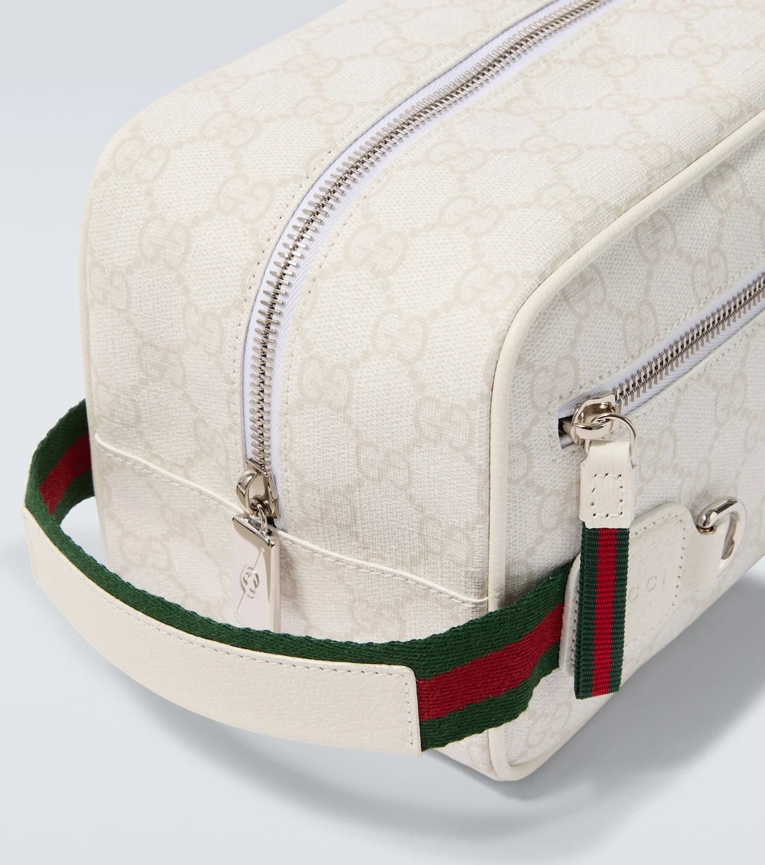 Gucci - GG Supreme toiletry bag