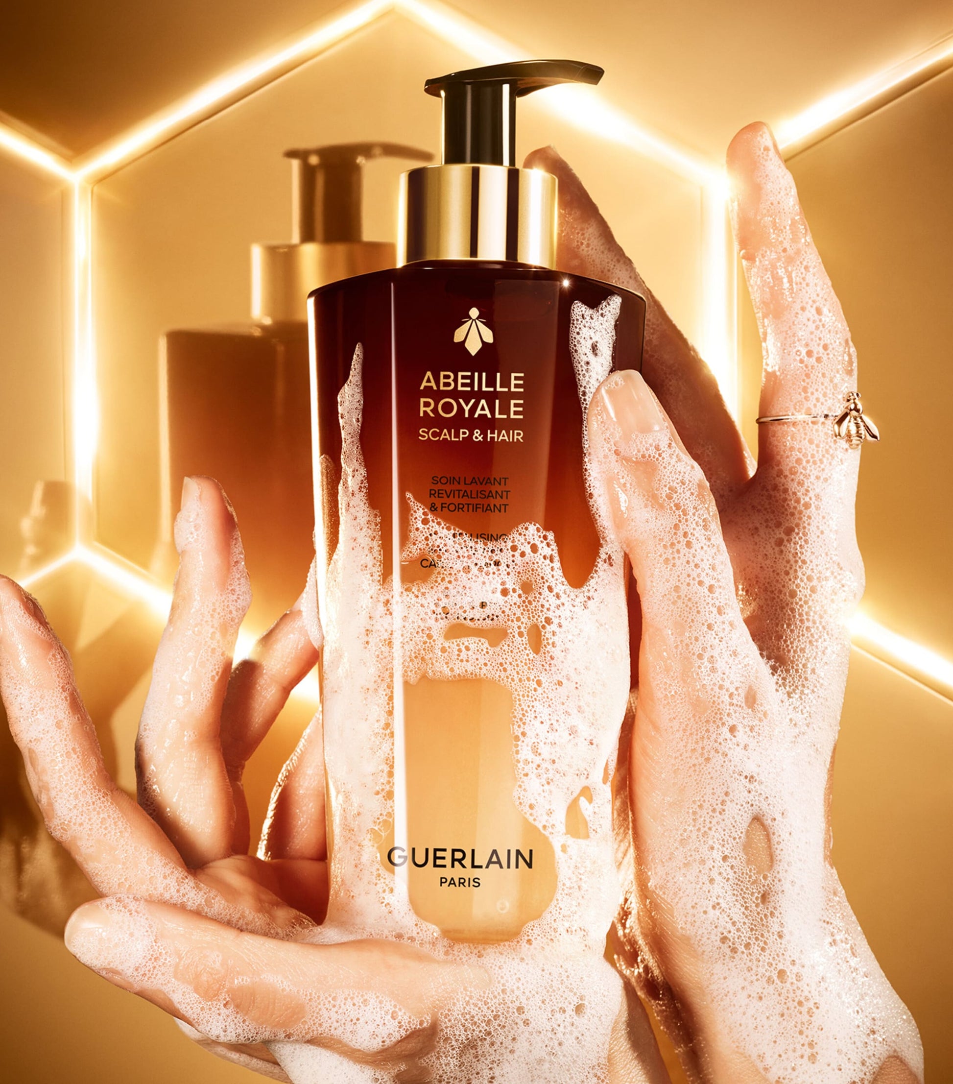 Abeille Royale Revitalising & Fortifying Care Shampoo (290ml)