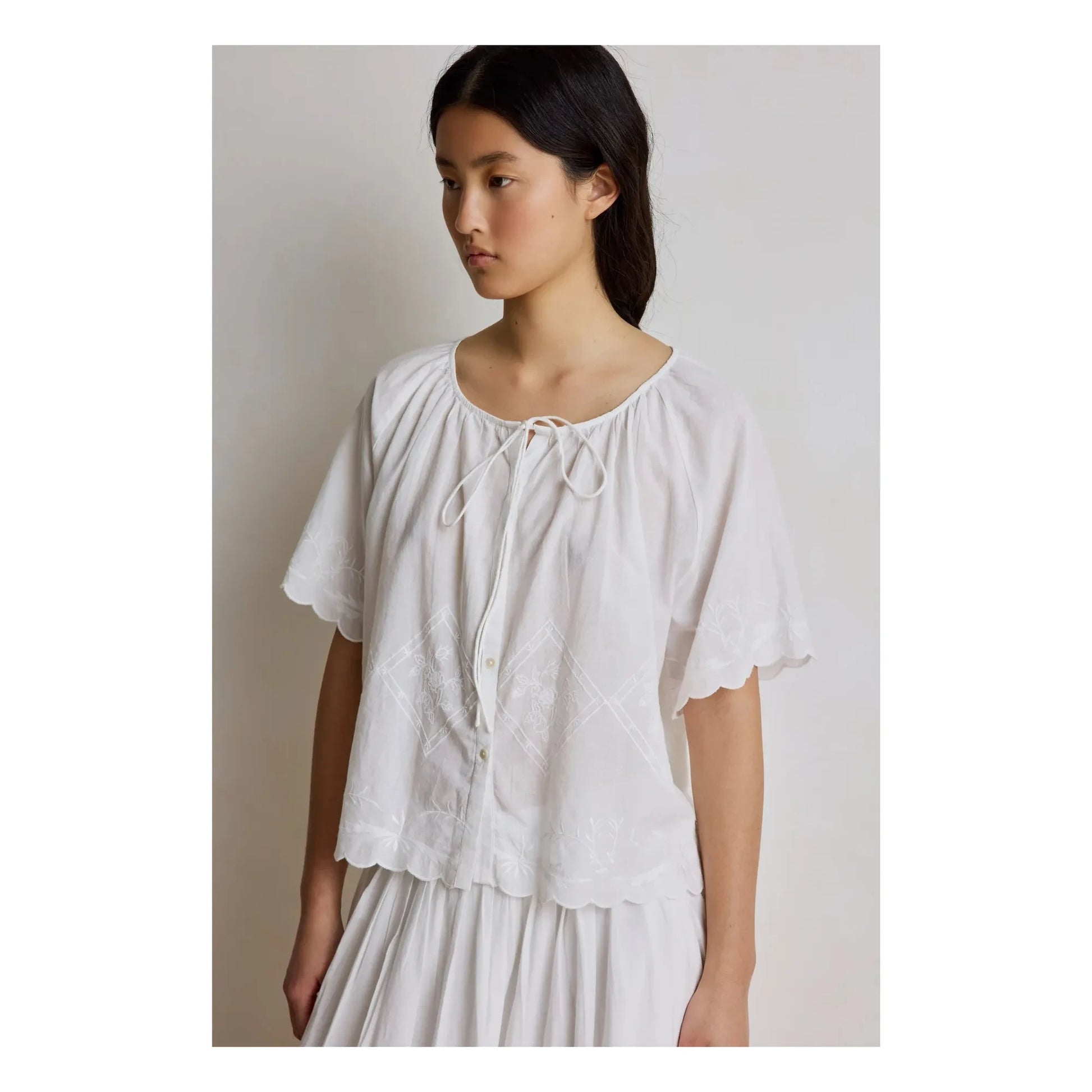 Hod - Jade Embroidery Blouse | White