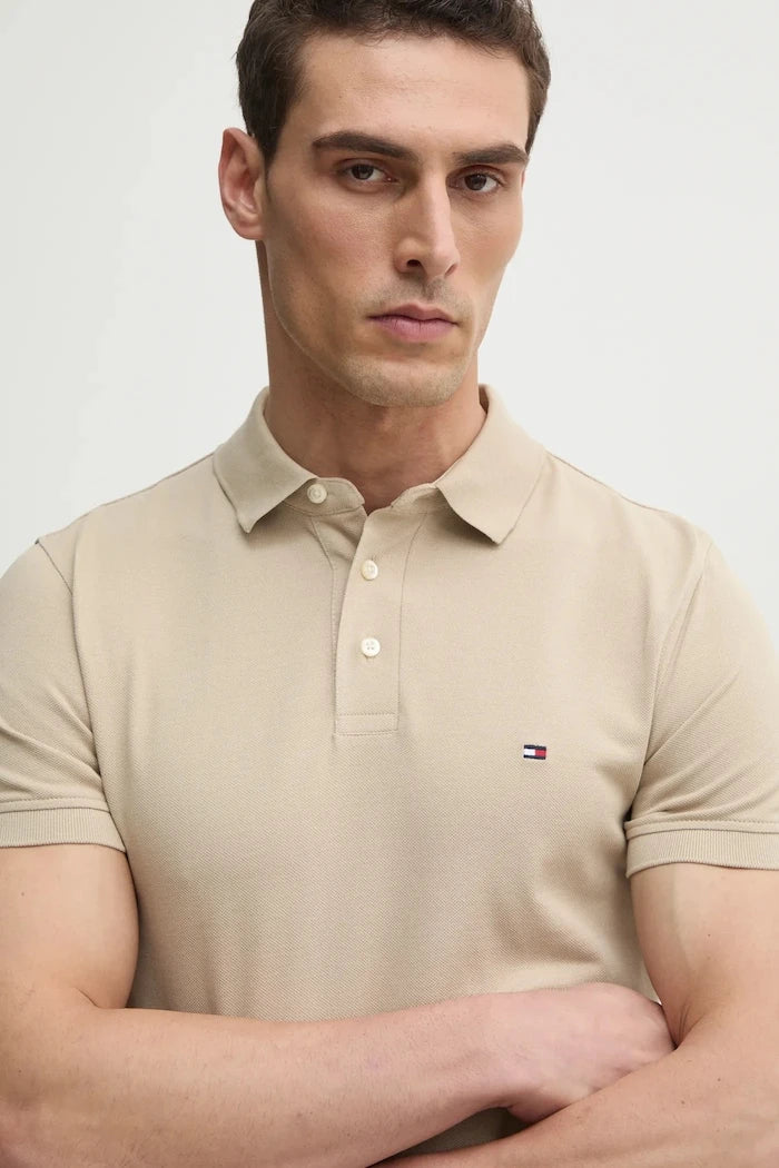 Tommy Hilfiger pamuk ve elastanlı yakalı tişört
