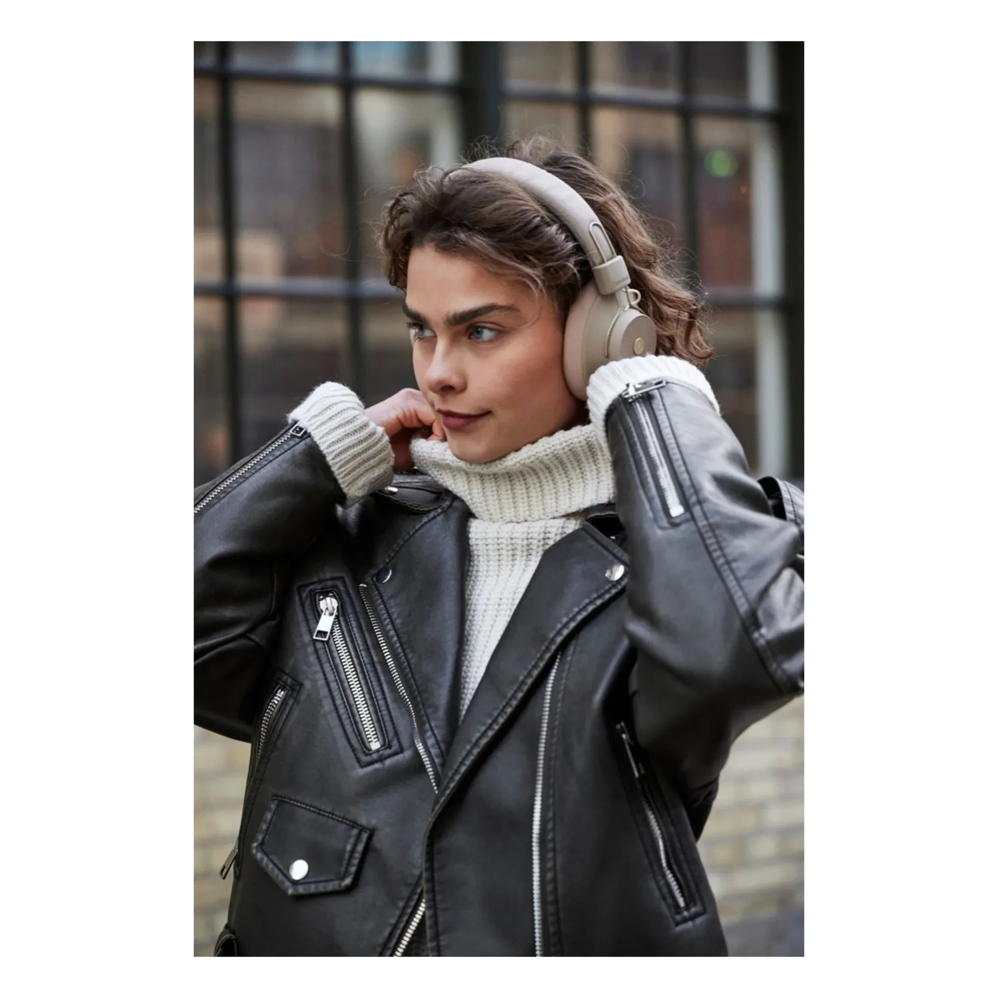 Kreafunk - aBEAT Qi Bluetooth headset | Sand