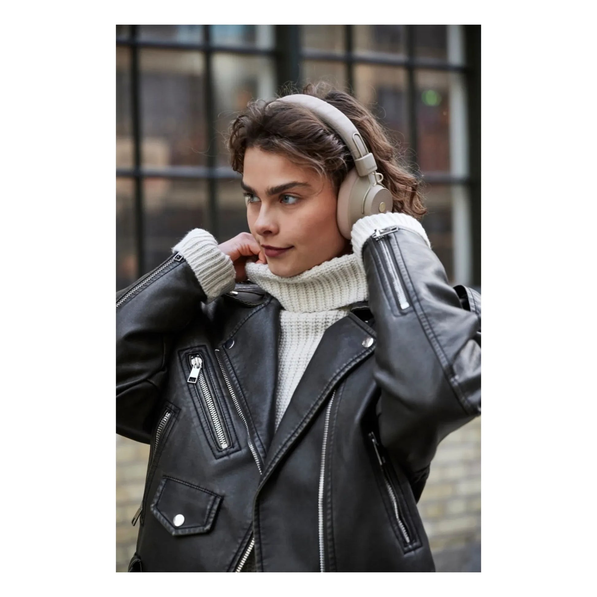 Kreafunk - aBEAT Qi Bluetooth headset | Sand