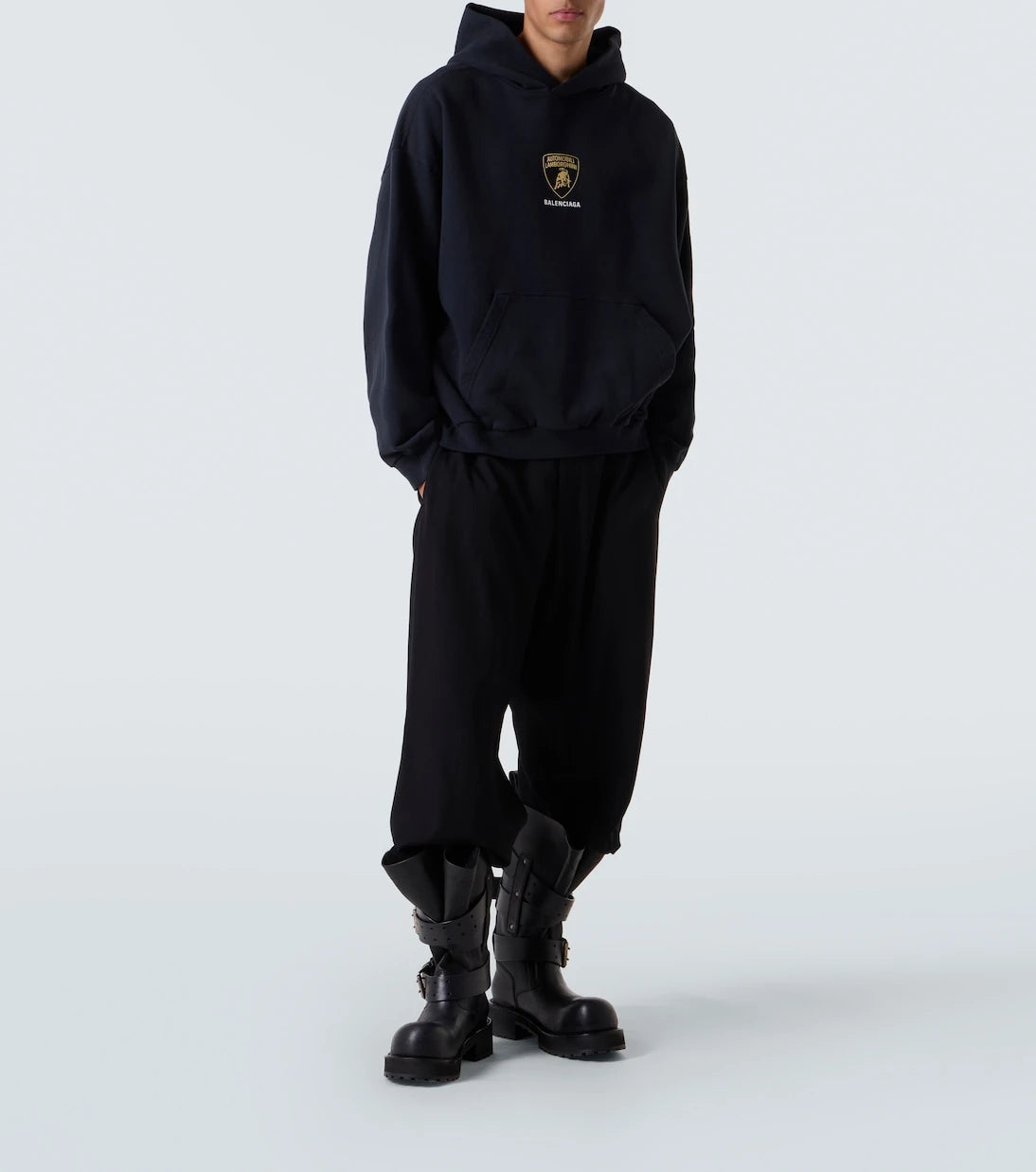 Balenciaga - حذاء بايكر فخم من الجلد بنقشة فايبر