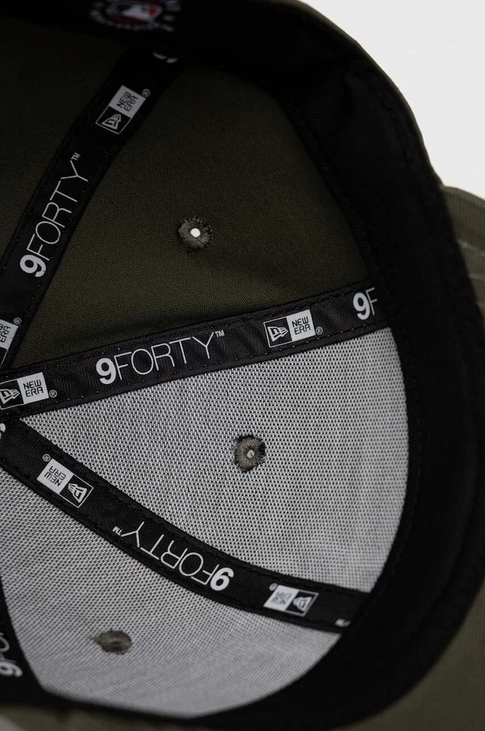 Шапка с козирка New Era LEAGUE ESSENTIAL 9FORTY®