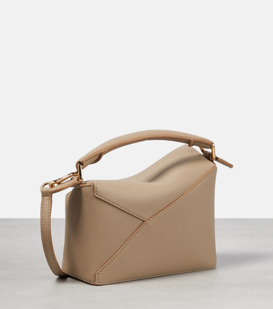 Loewe - حقيبة توت Puzzle Edge Mini من الجلد