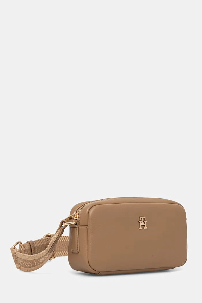 Tommy Hilfiger kadın crossbody çanta