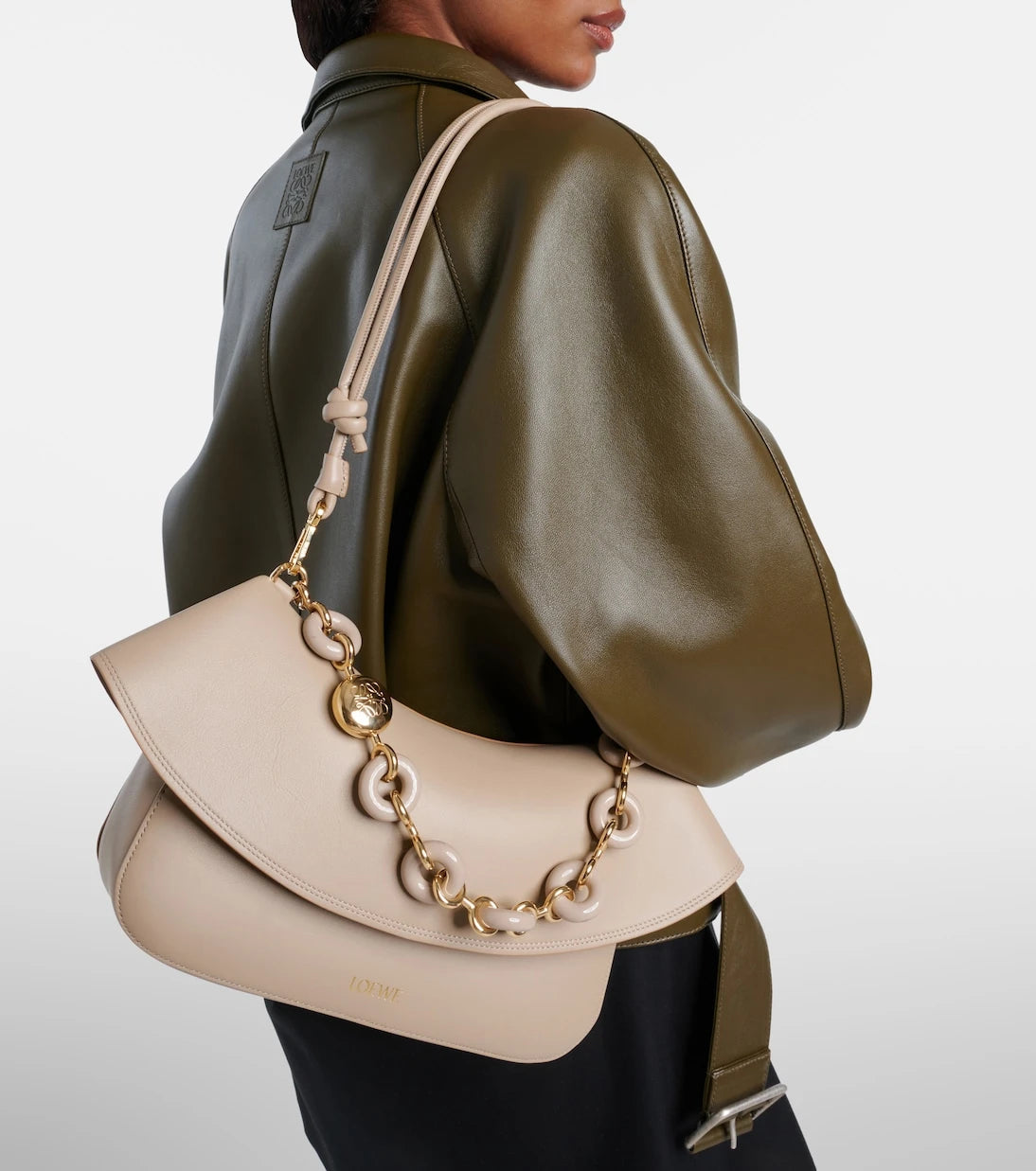 Loewe - حقيبة كتف Ola Medium من الجلد