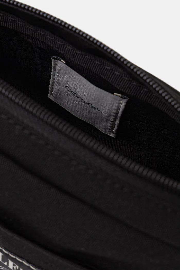 Calvin Klein Omuz Çantası