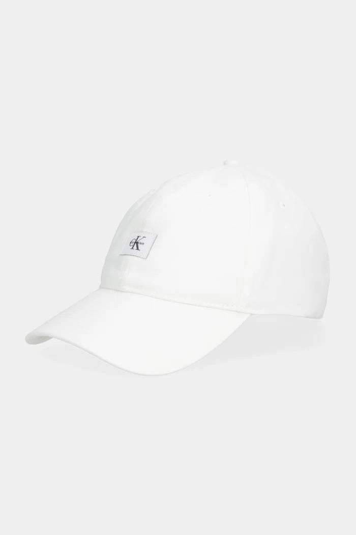 Памучна шапка с козирка Calvin Klein