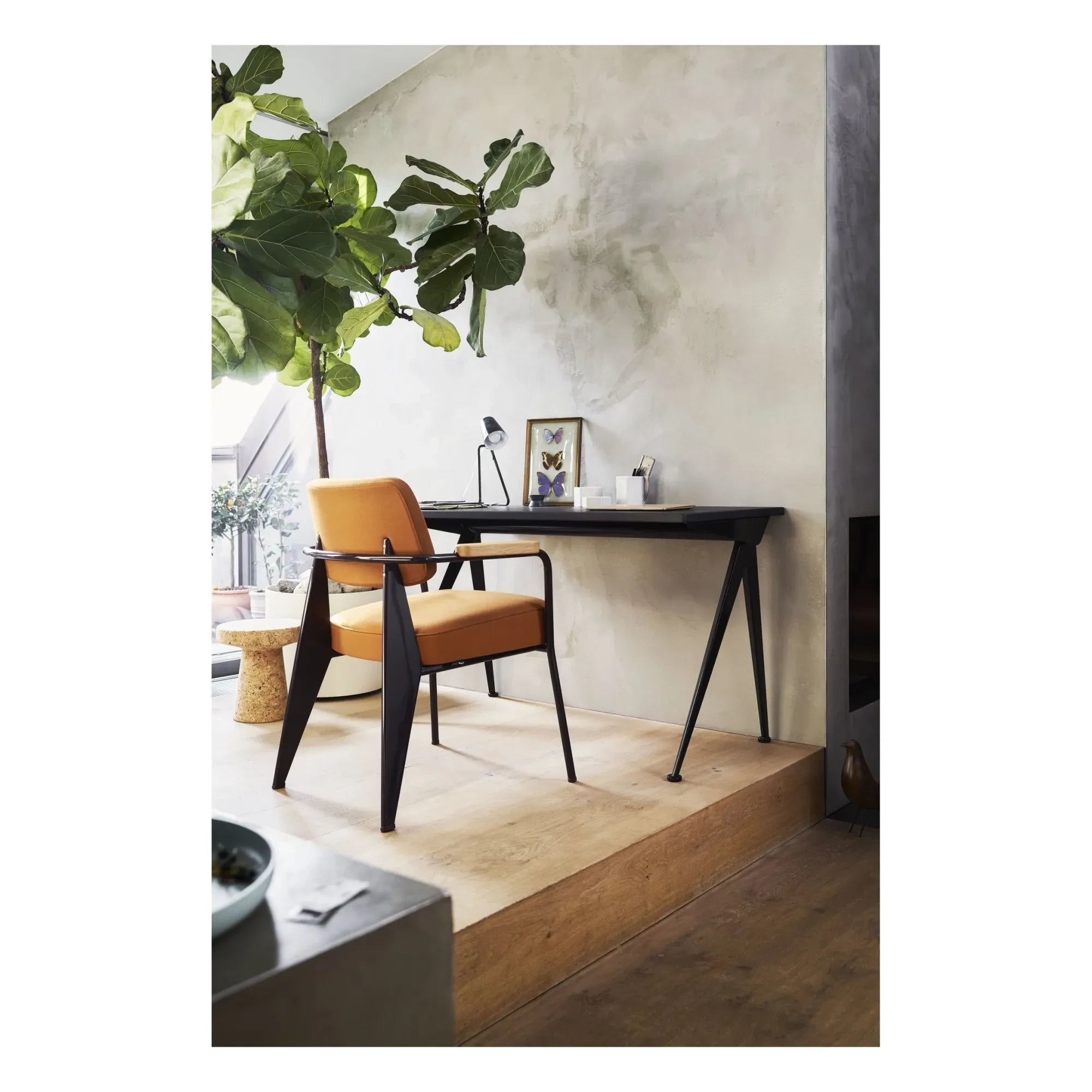 Vitra - Compas Direction Desk - Deep black base - Jean Prouvé, 1953 | Walnut