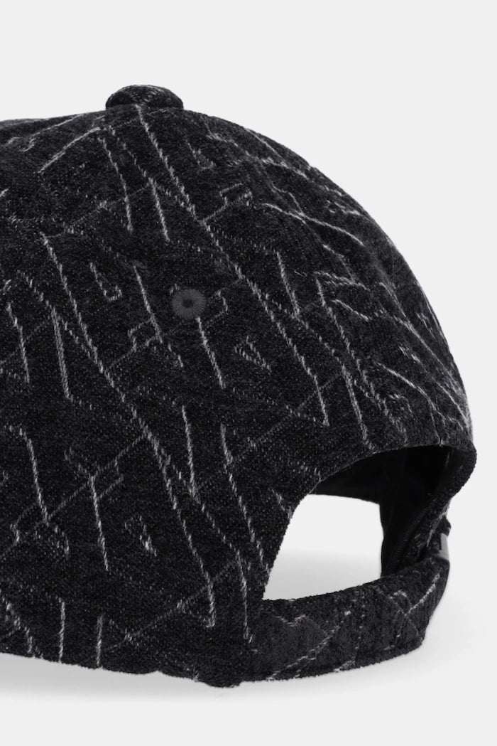 Armani Exchange Kadife Şapka, Vizörlü