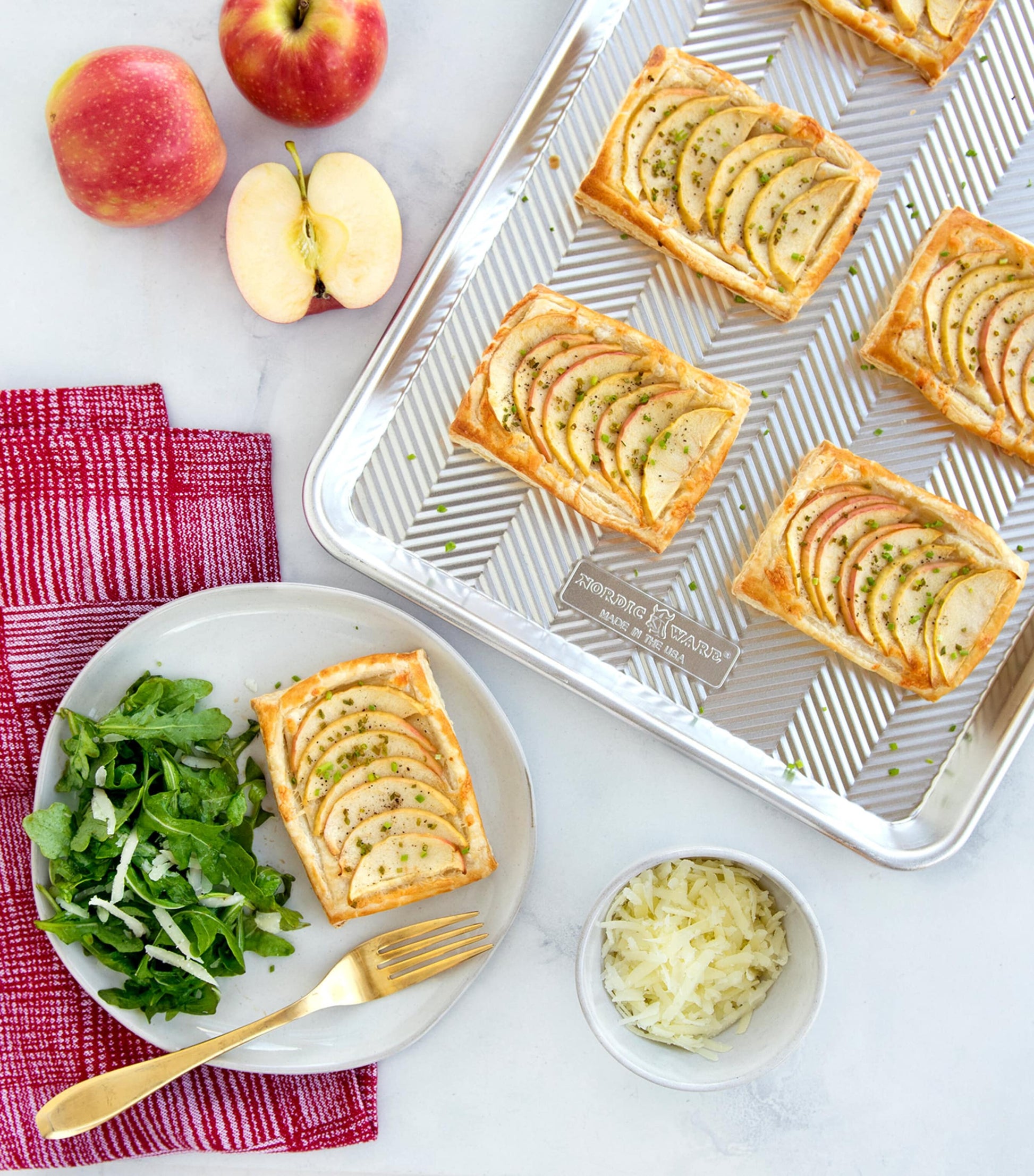 Nordic Ware Aluminium Prism Quarter Baking Sheet (33cm x 24cm)