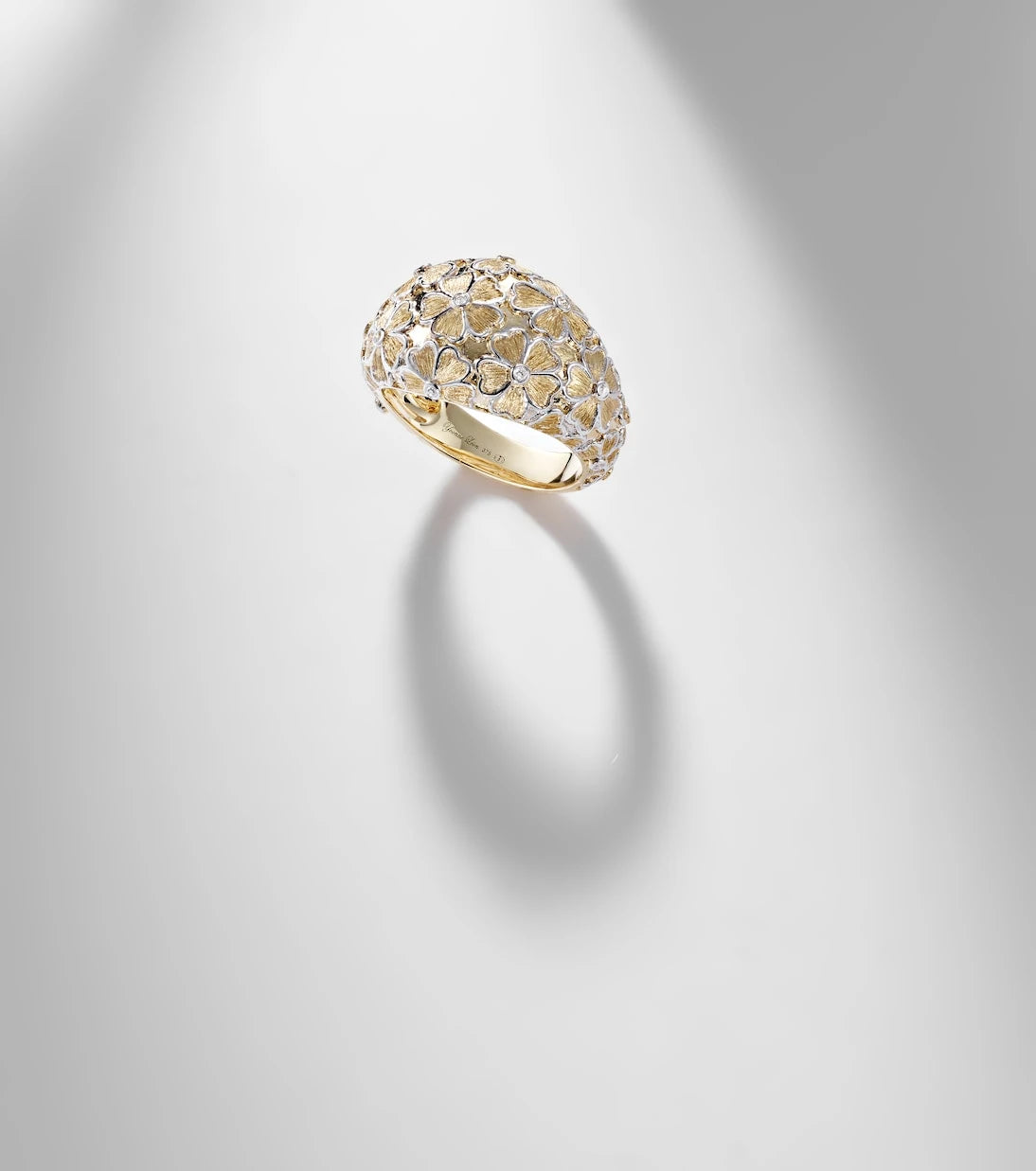 Yvonne Léon - Dôme Fleurie 9kt gold ring with diamonds