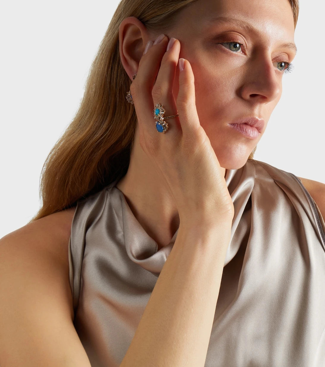 Suzanne Kalan - 18kt gold ring with gemstones