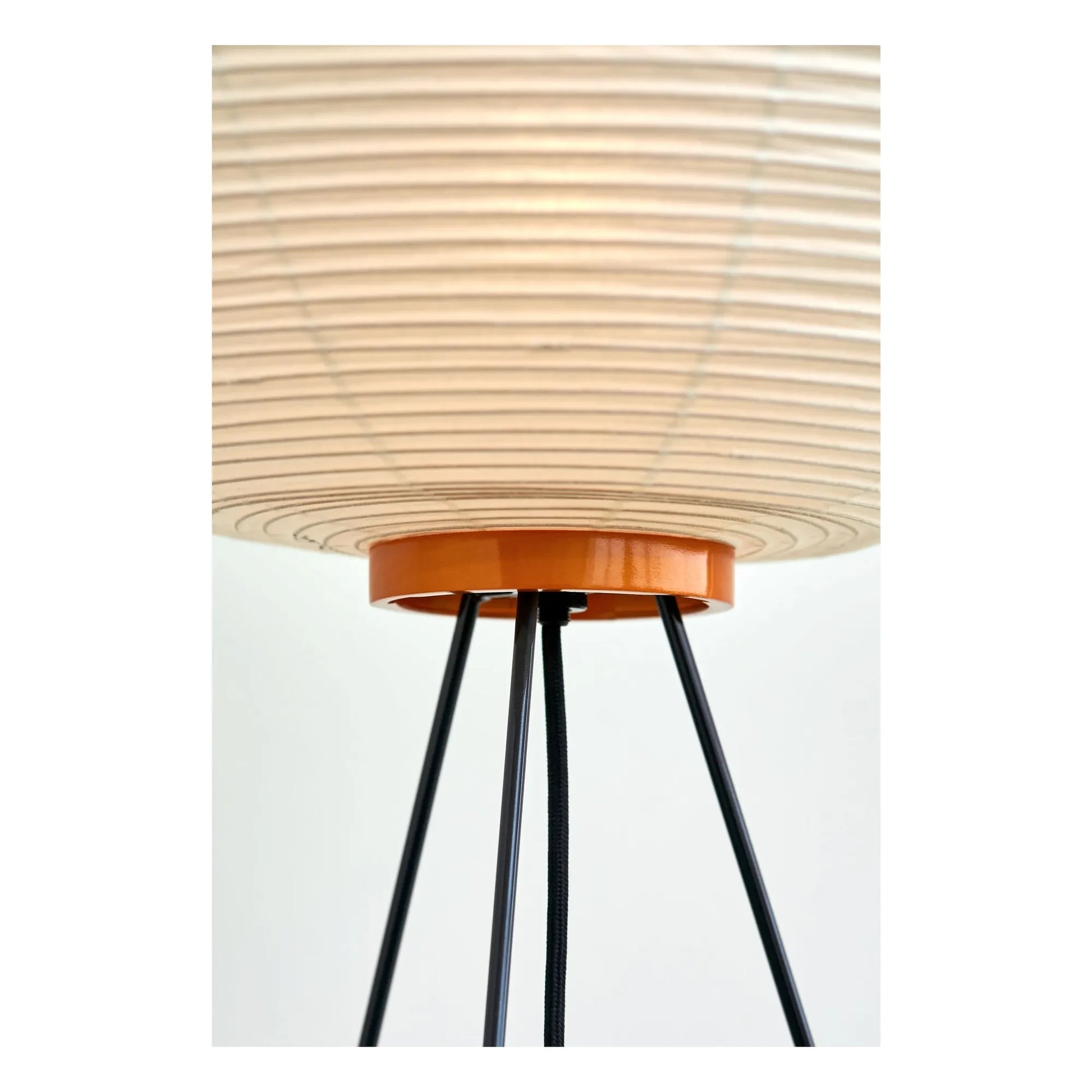 Vitra - Akari 10A floor lamp | Ecru