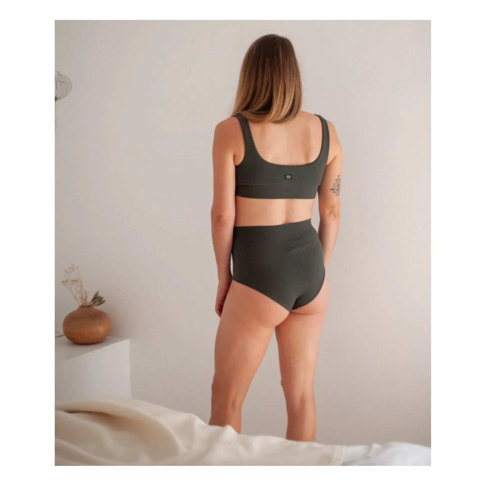 Mama Hangs - Everyday high-waisted panties | Olive