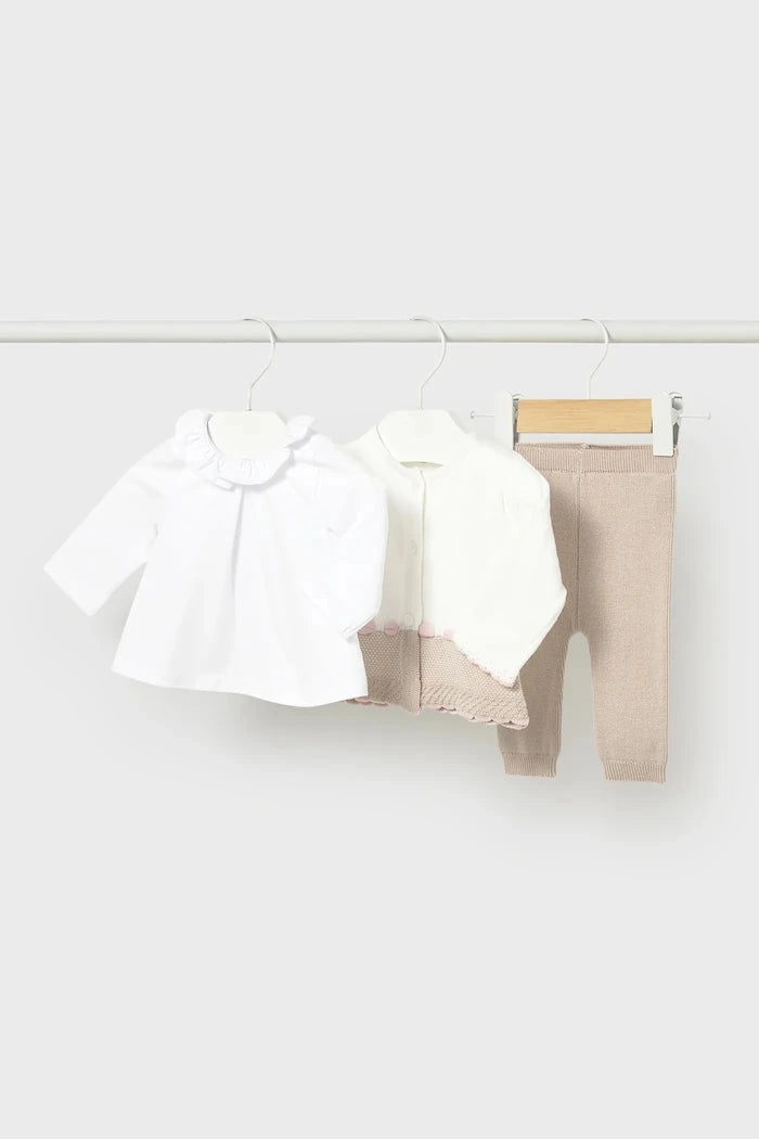 Комплект за бебета Mayoral Newborn