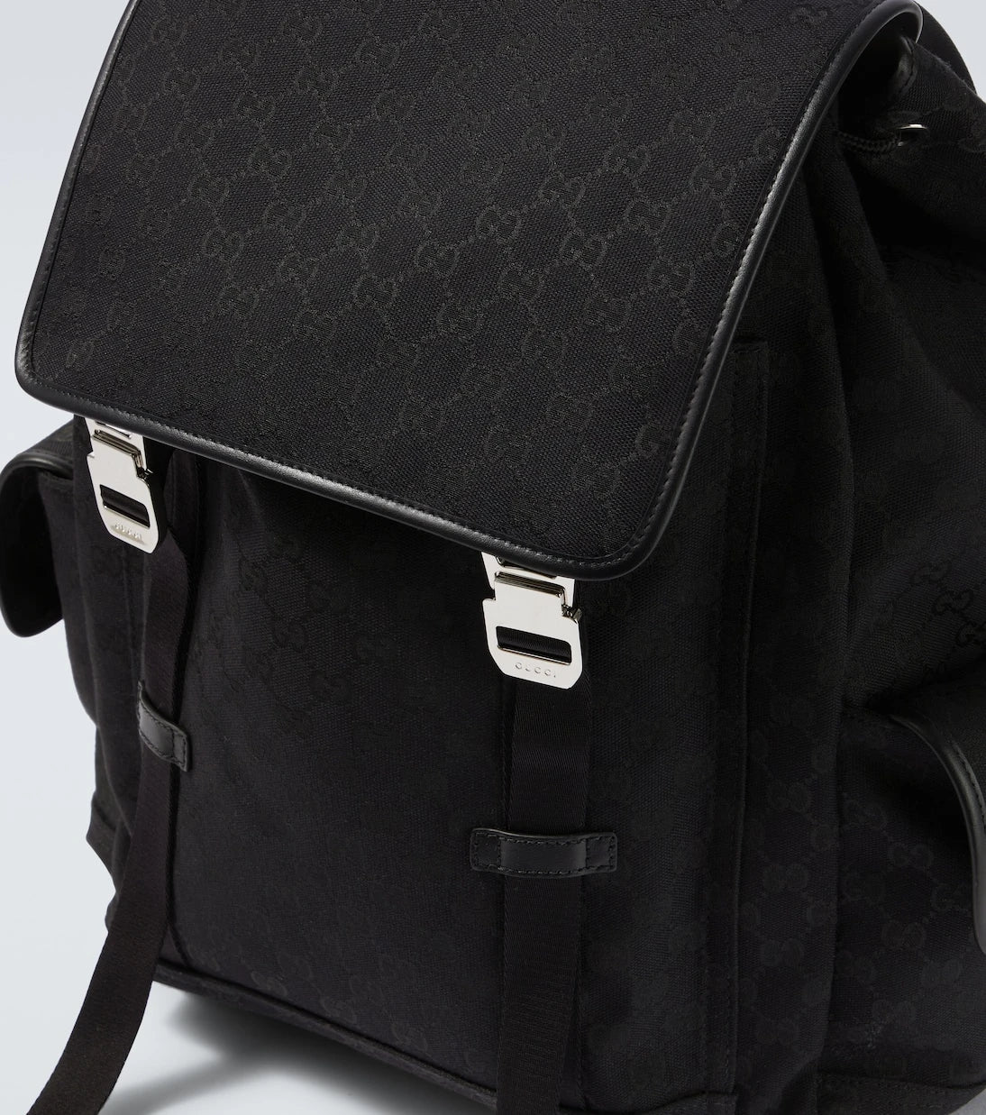 Gucci - حقيبة ظهر كبيرة من قماش GG