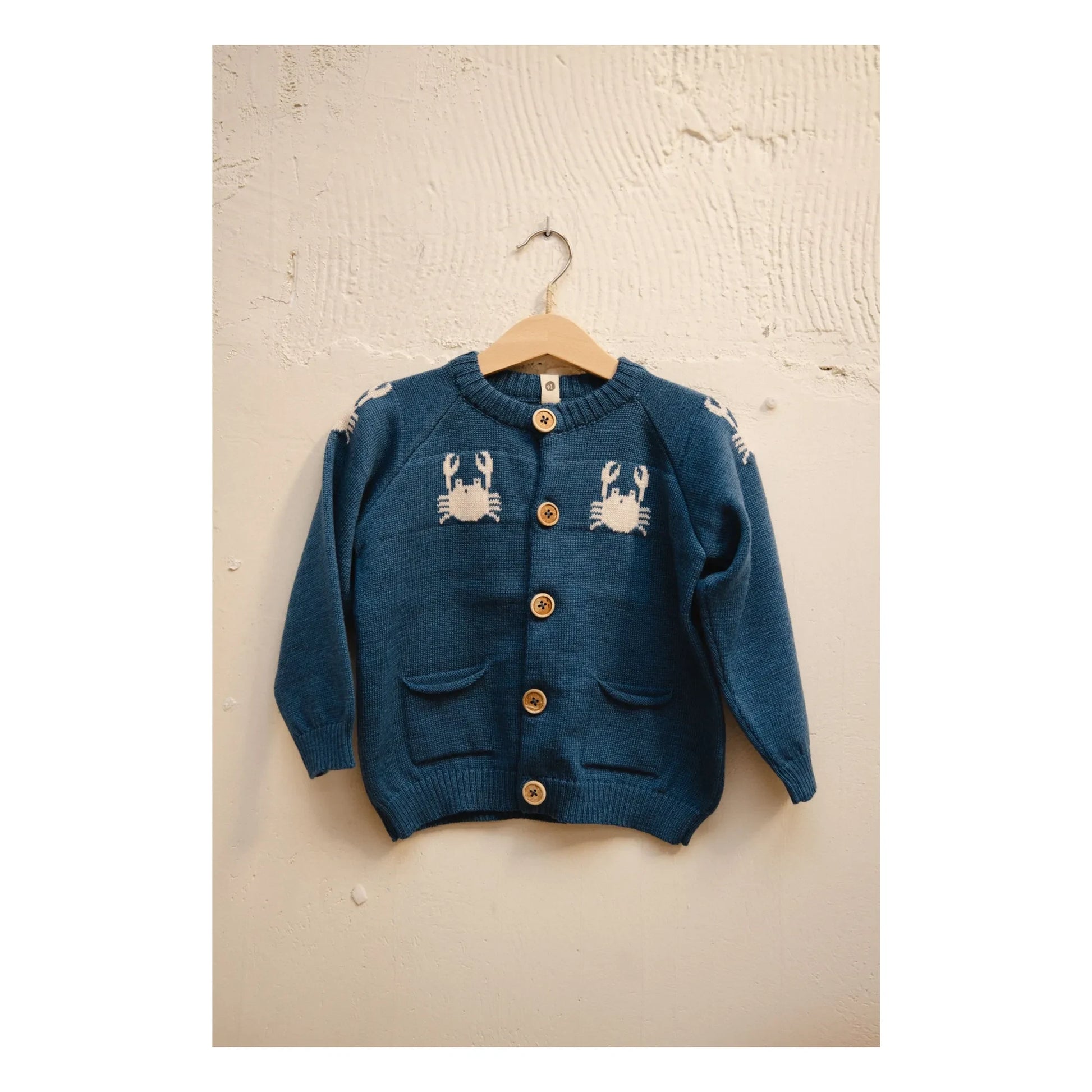 Bayiri - Dancing Crabs Merino Cardigan | Blue