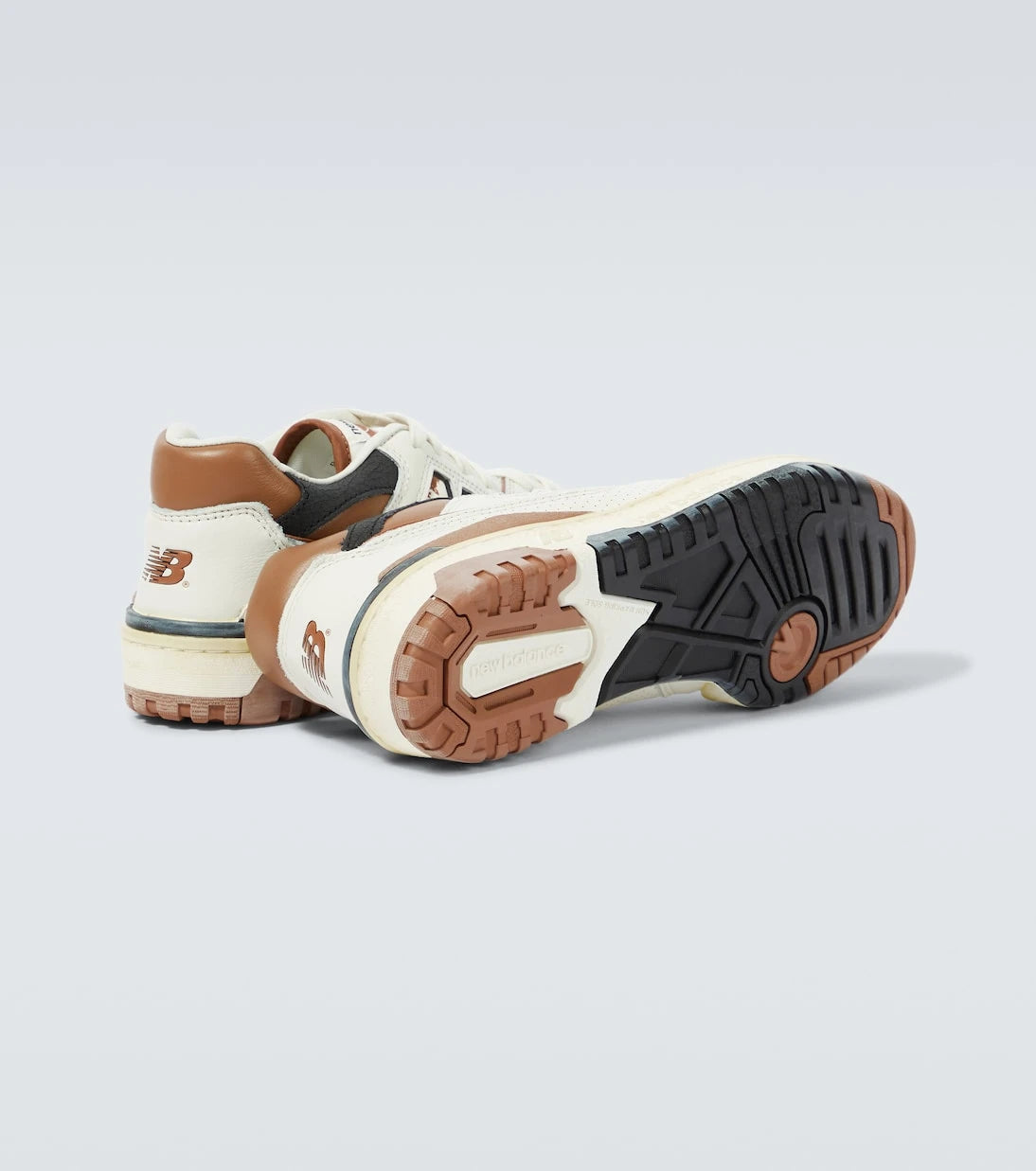 New Balance - حذاء سنيكرز 550 جلدي