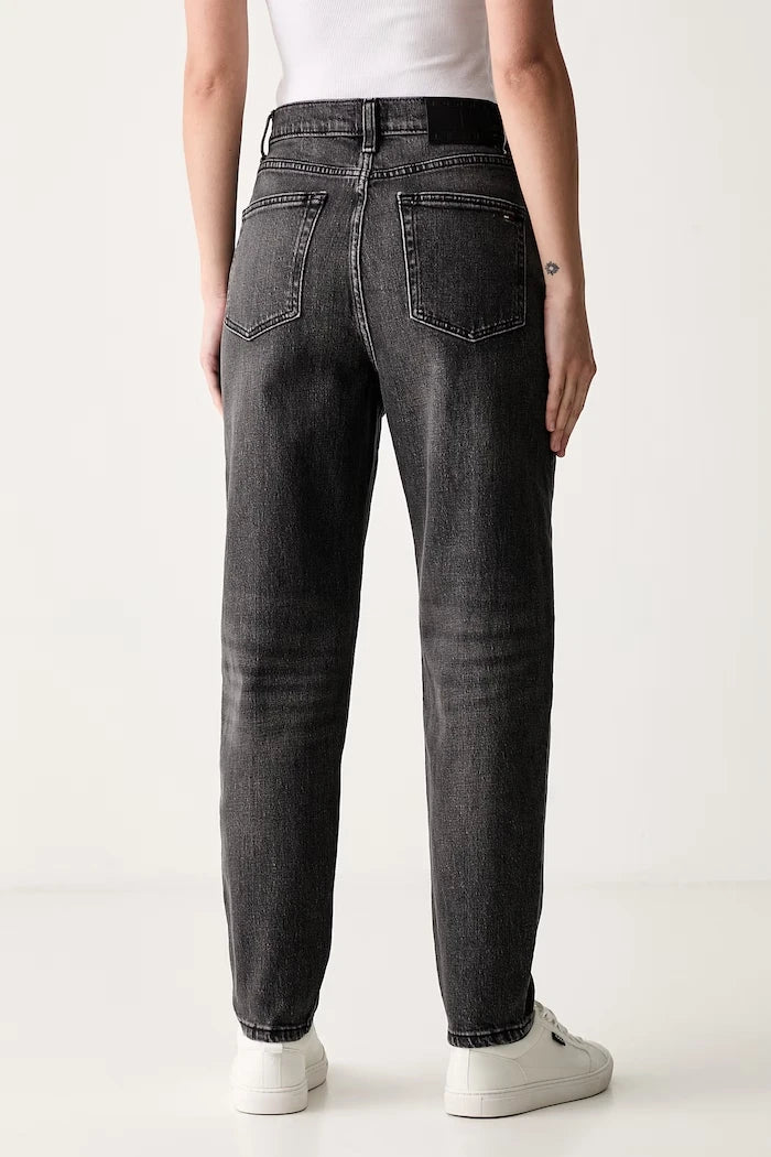 Tommy Jeans tapered kadın jean pantolon